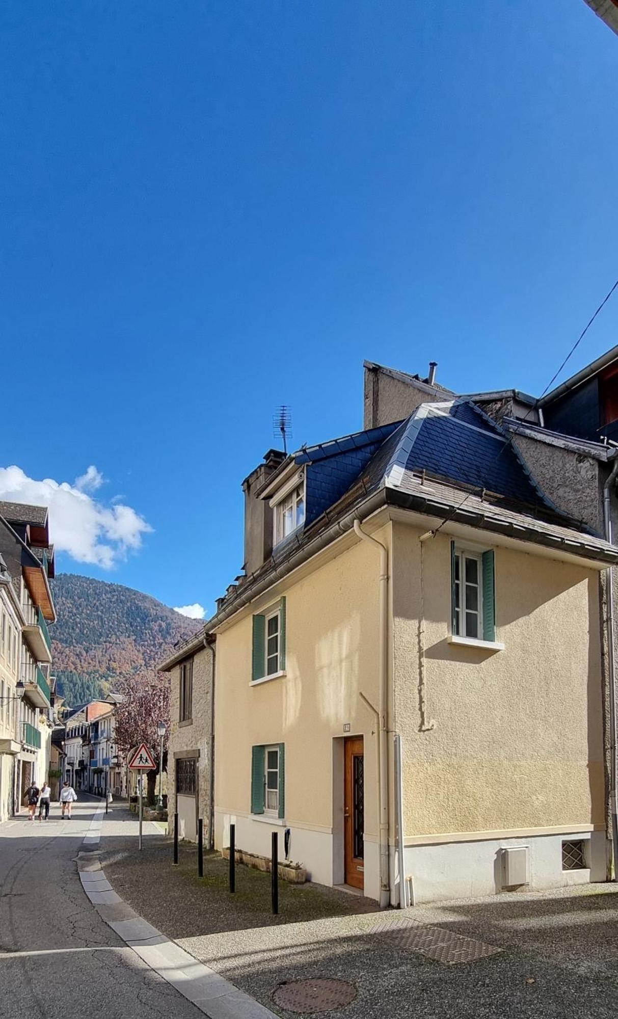 Hébergement de vacances A Little Traditional French House Bagnères-de-Luchon